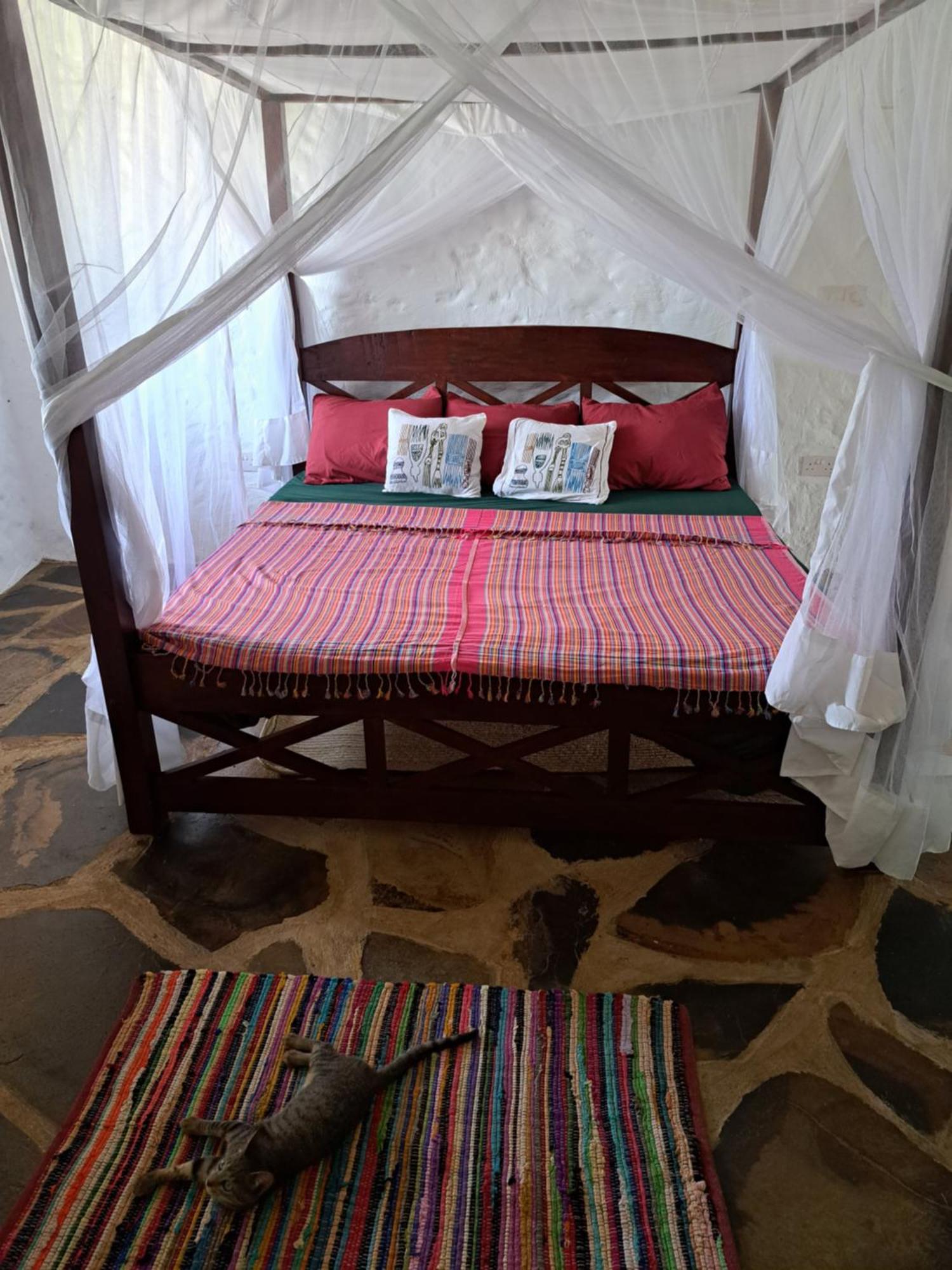 ウクンダ Diani Yoga Barn Bed & Breakfast エクステリア 写真