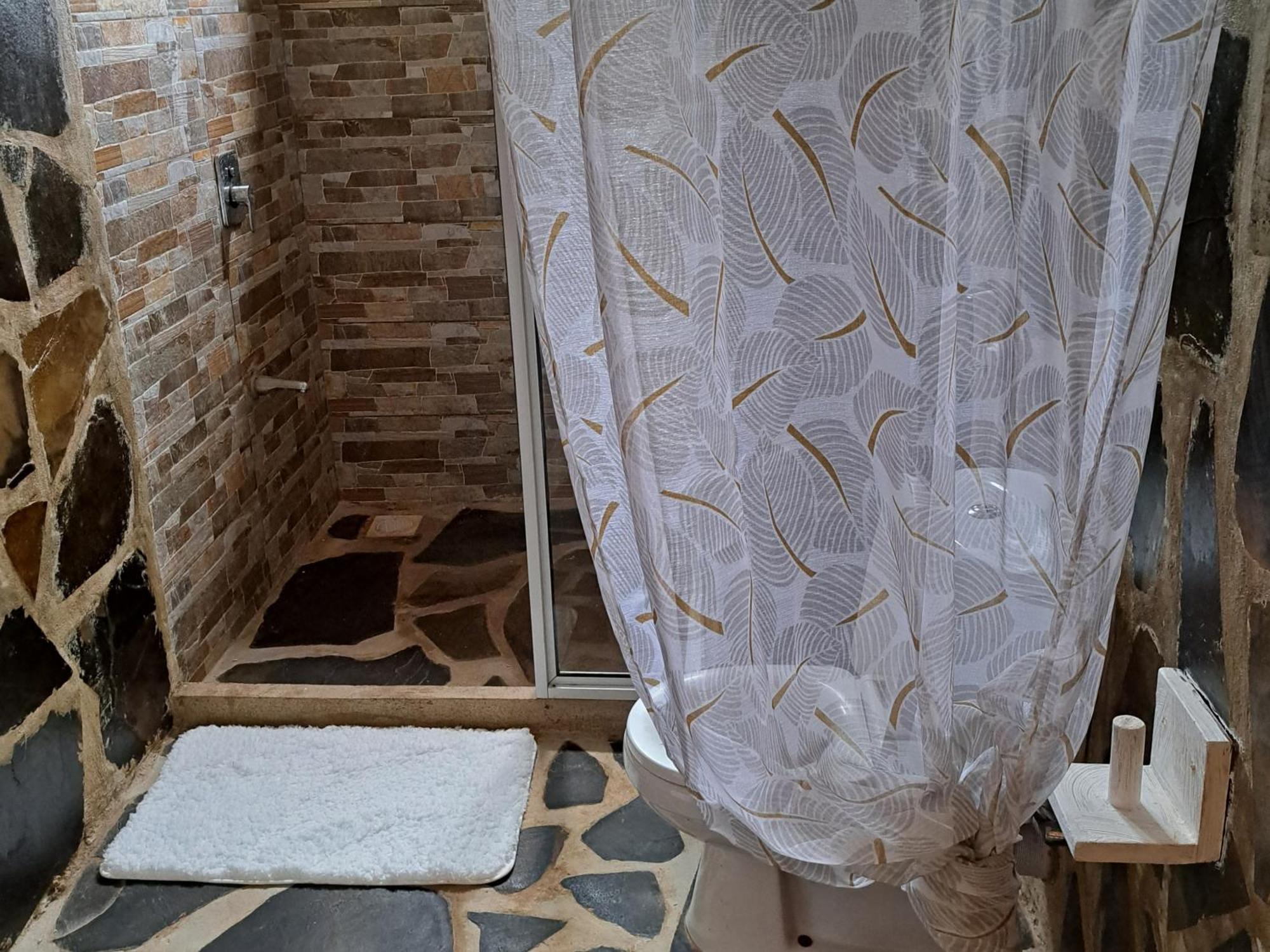 ウクンダ Diani Yoga Barn Bed & Breakfast エクステリア 写真