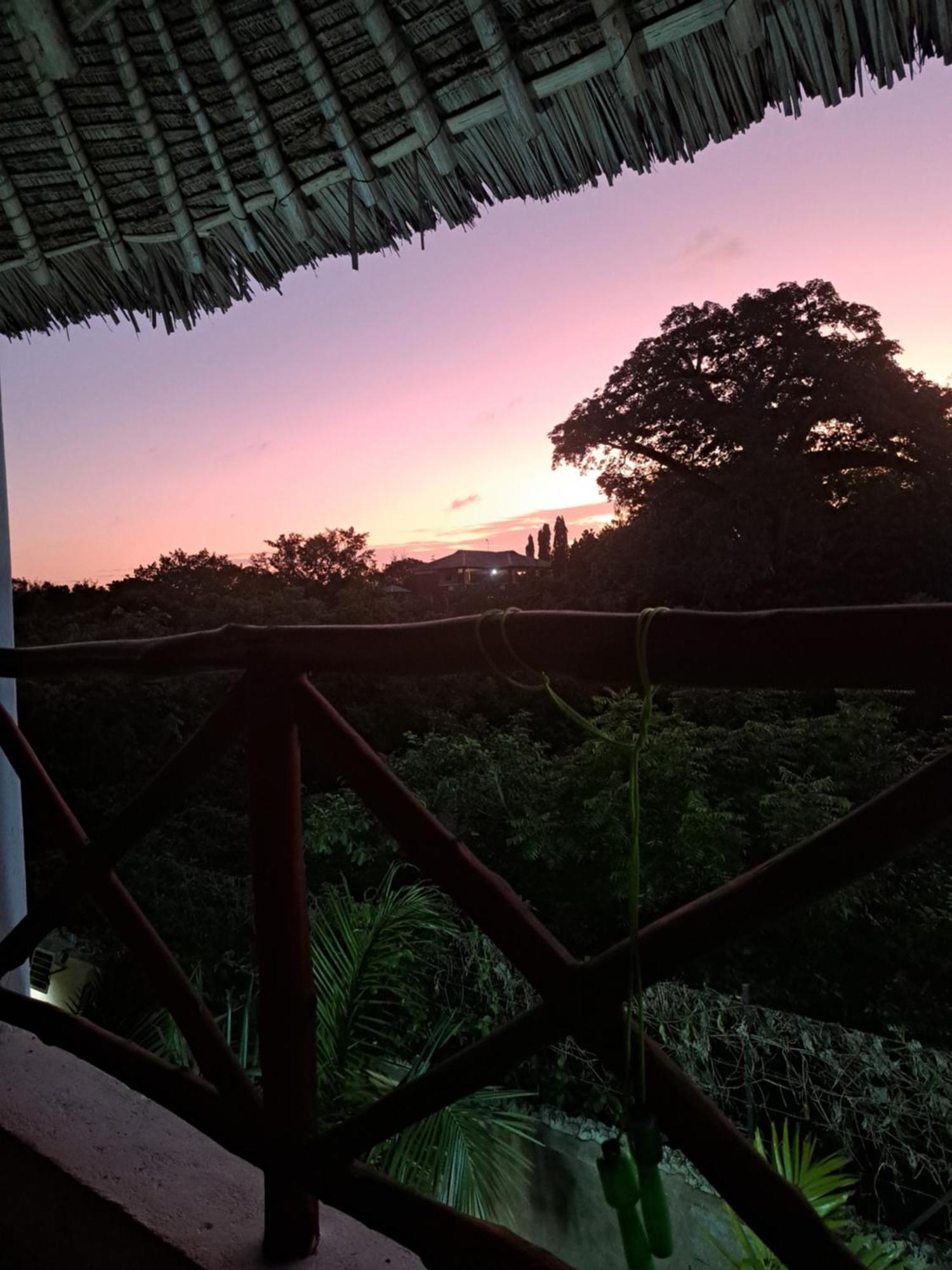 ウクンダ Diani Yoga Barn Bed & Breakfast 部屋 写真