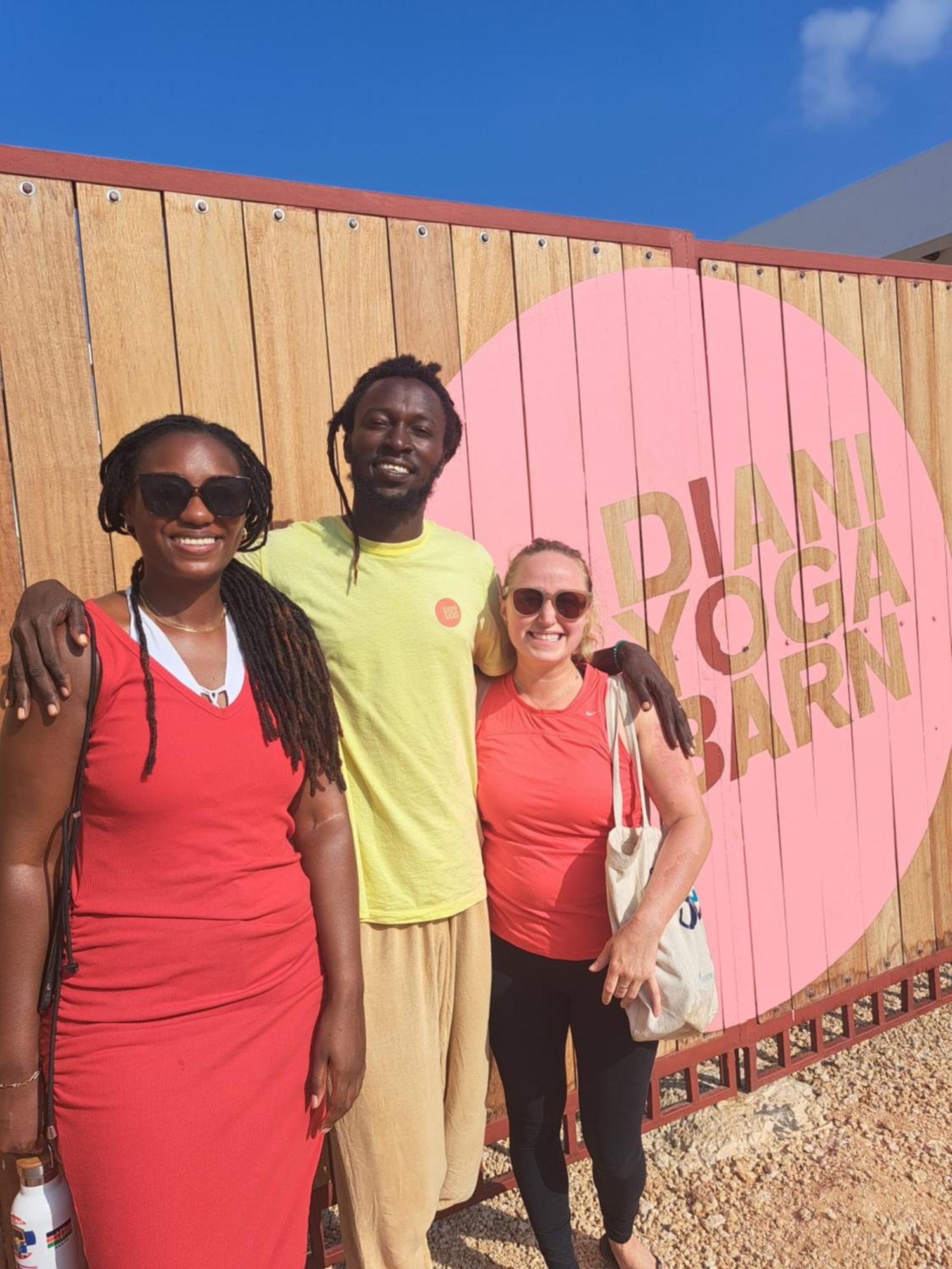 ウクンダ Diani Yoga Barn Bed & Breakfast エクステリア 写真