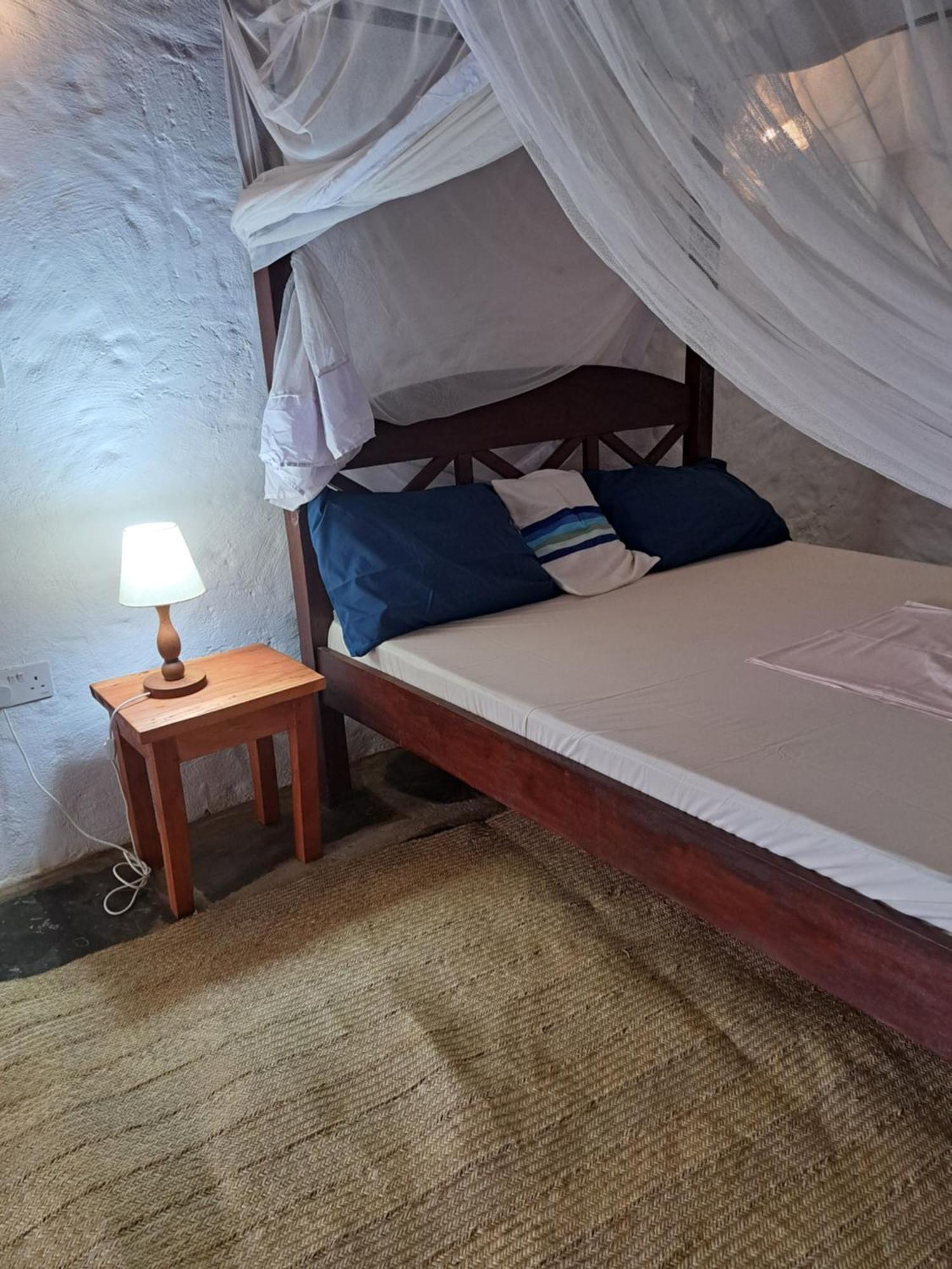 ウクンダ Diani Yoga Barn Bed & Breakfast エクステリア 写真